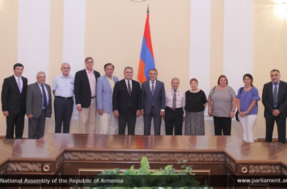 Արա Բաբլոյանն ընդունել է ՀՕՖ-ի պատվիրակությանը