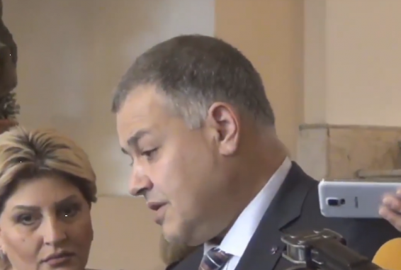 Video. Ճիշտ, պինդ, ավանդական հայ ընտանիքի հիմքը բռնությունը չէ. նախարարը օրենքը «հակավանդական» չի համարում