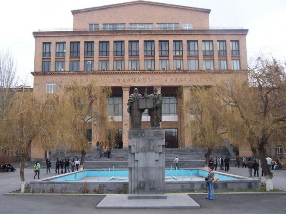 ԵՊՀ-ում վիճակը լարվում է. 60 տոկոսով կրճատվել են դասախոսների աշխատավարձերը