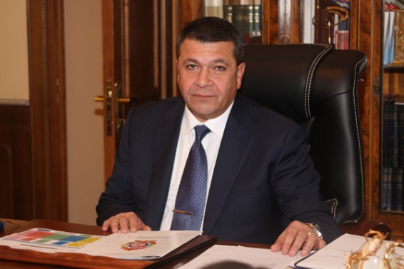 ՀՀ ոստիկանապետի հերթական անակնկալը միակողմանի ծնողազուրկ և սոցիալապես անապահով ընտանիքներին