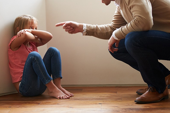 Երևանում 11-ամյա աղջիկը մոր և վերջինիս մտերիմ տղամարդու կողմից պարբերաբար ծեծի է ենթարկվել