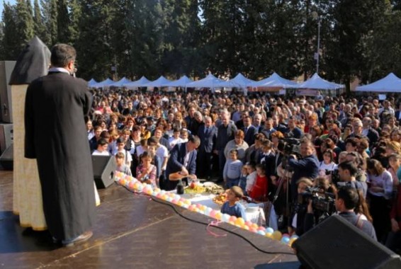 Բակո Սահակյանը ներկա է գտնվել Մարտունու նռան փառատոնին