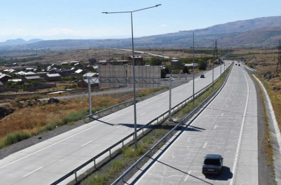 «Հյուսիս-հարավ» ավտոճանապարհի արգելափակոցները տեղադրվել են նորմատեխնիկական փաստաթղթերի համաձայն. Տրանսպորտի նախարարություն