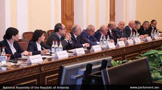 Ընդունելի չէ, որ Արցախի խնդրի լուծումն իրականացվում է առանց Արցախի մասնակցության. Արզիկ Մխիթարյան