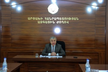 Աշոտ Ղուլյանը հրավիրել է աշխատանքային խորհրդակցություն