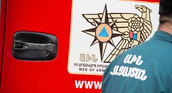 Օգնում են փրկարարները