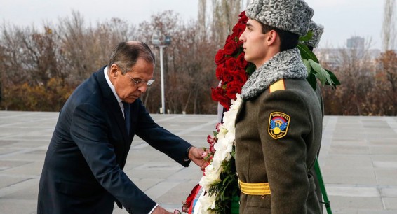 Лавров прибыл в Ереван: первая остановка – мемориал Геноцида армян