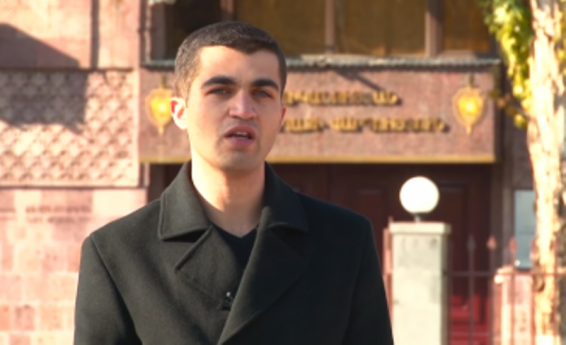 Video. Բնակարանային գողությունների հետքերով. մեկը հսկում էր դրսում, մյուսը մտնում էր ներս. գողացել են փող, ոսկի, հագուստ