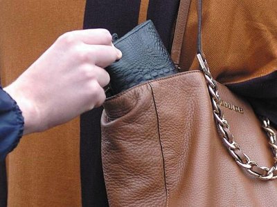 Թիվ 58 միկրոավտոբուսում գողացել են 39-ամյա Նախշունի դրամապանակը. կա բերման ենթարկված