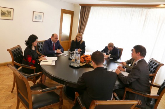 Սուրեն Կարայանը Ժոնաթան Լաքոտի հետ քննարկվել է հայ-ֆրանսիական տնտեսական փոխգործակցության հեռանկարները