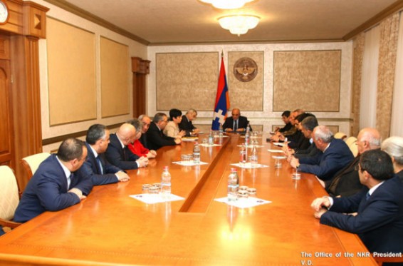 Բակո Սահակյանը կրթության հարցերով խորհրդակցություն է անցկացրել