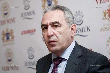 «Ժողովուրդ». Կուշտն ինչ գիտի՝ սովածն ինչ է