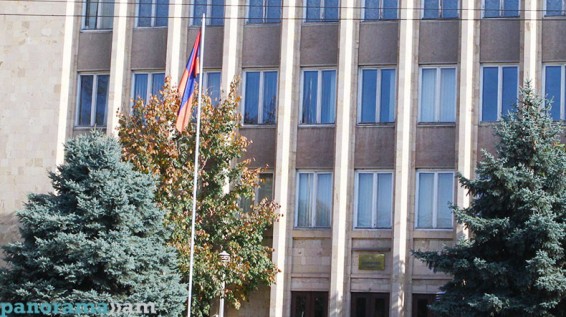 Конституционный суд Армении устранил ограничения по аккредитации журналистов и СМИ в ходе выборов