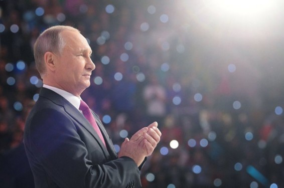 Video. Պուտինը ԿԸՀ է ներկայացրել ընտրություններում իր թեկնածության գրանցման համար անհրաժեշտ փաստաթղթերը