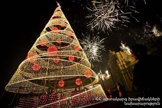 Ամանորի խորհրդանիշը հանդիսացող տոնածառի հրդեհային անվտանգության կանոնները.  ԱԻՆ