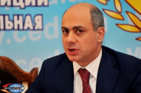 Արթուր Օսիկյանը աշխատանքի տեղում է. Գոռ Ղլեչյան