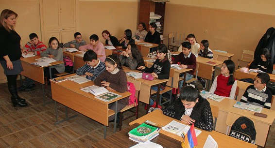 Шило на мыло: армянским учителям определят минимум на жизнь
