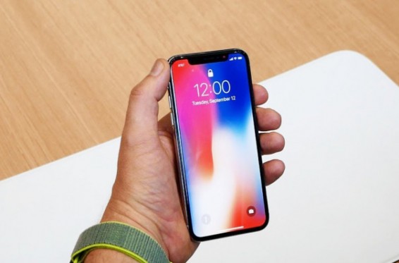 iPhone X-ի օգտատերերը բողոքում են, որ սմարթֆոնը զանգեր չի ընդունում և «կախում» է