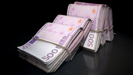 В Италии мужчина хранил более сорока миллионов фальшивых евро