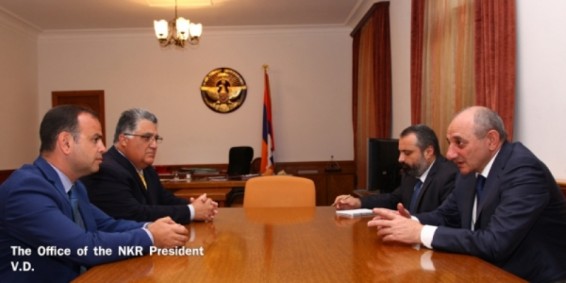 Նախագահ Բակո Սահակյանը ընդունել է Կալիֆորնիայի պատվիրակությանը