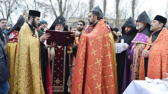 Католикос Гарегин II провел чин освящения фундамента армянского кафедрального собора в Киеве