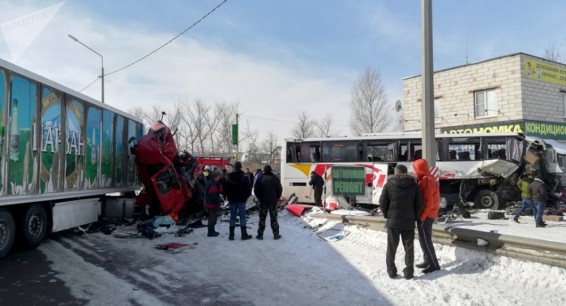 Водителей попавшего в ДТП под Воронежем армянского автобуса допросили