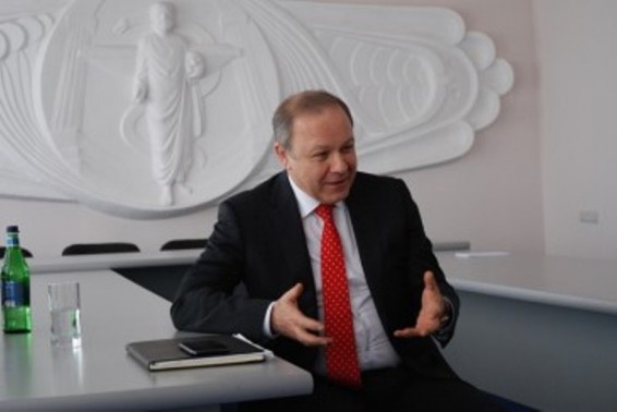 Նախարարը հանդիպել է Կոտայքի մարզի ընտանեկան բժիշկների հետ