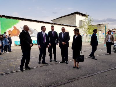 Ֆրանսիայի ԱԳՆ պետքարտուղարը Երեւանում այցելել է ֆրանսիական դպրոց, որն արդեն կրում է Անատոլ Ֆրանսի անունը
