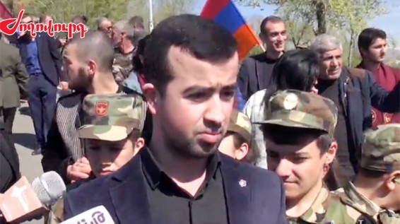 «Победивший смерть» Ованнес Погосян в пантеоне «Ераблур» в Ереване почтил память погибших в Апрельской войне товарищей