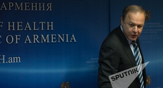 Министр здравоохранения Армении навестил пострадавших при взрыве в Ереване