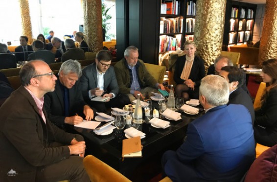 Աշխատանքային այցով Փարիզում գտնվող Արցախի ԱԺ նախագահը հանդիպել է ֆրանսիացի լրագրողների հետ