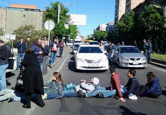 Փակ են Մաշտոցի պողոտա տանող բոլոր մուտքերը