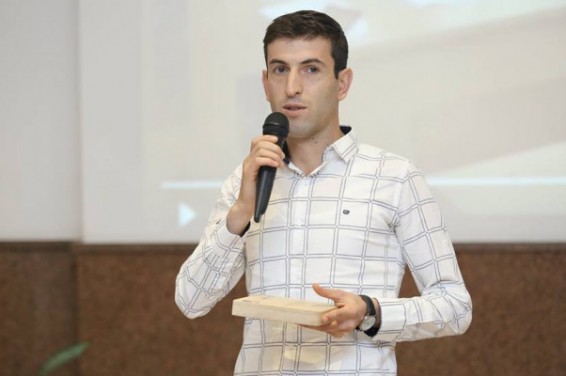 Քաղաքացիական հագուստով 2 ոստիկան ծեծի են ենթարկել ՀԺ լրագրող Տիրայր Մուրադյանին. Դանիել Իոաննիսյան