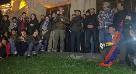 Пашинян на митинге в Гюмри: Мы не выйдем из ОДКБ! Но...