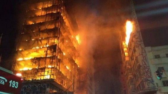 В Сан-Паулу обрушился горящий многоэтажный дом: есть жертвы