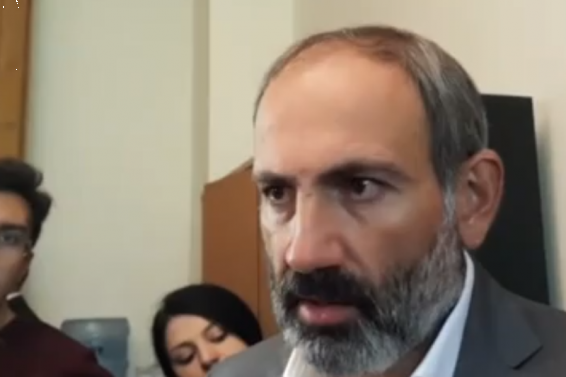 Ելք խմբակցության ղեկավար Նիկոլ Փաշինյանը պատասխանում է լրագրողների հարցերին