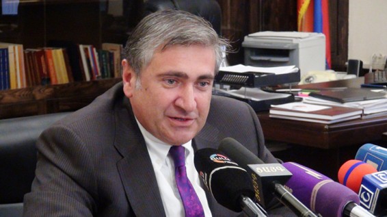 Շիրակի մարզպետի հրաժեշտը. Ուզում եմ, որ ինձ հիշեն որպես Գյումրիում հանգիստ զբոսնող, դրամարկղում հերթ կանգնող մարդ
