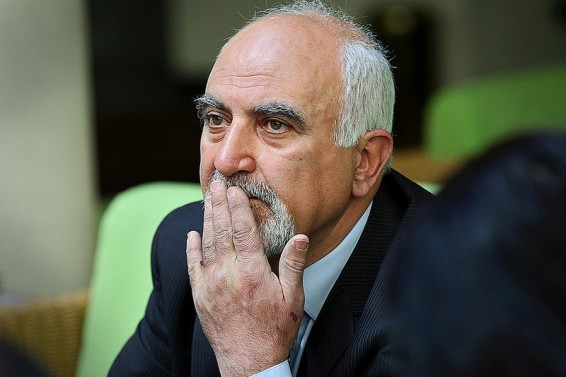 Պարույր Հայրիկյանը ՀՀ Սահմանադրության թեմայից անցավ սեփական «Ես»–ով