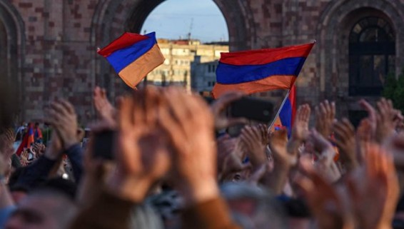 В Ереване начались протесты у резиденции премьера Армении