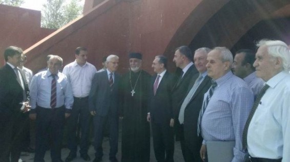 Մուսալեռում Հայաստանի եւ Ֆրանսիայի ԱԳ նախարարները մասնակցեցին աղբյուր-հուշարձանի բացմանը