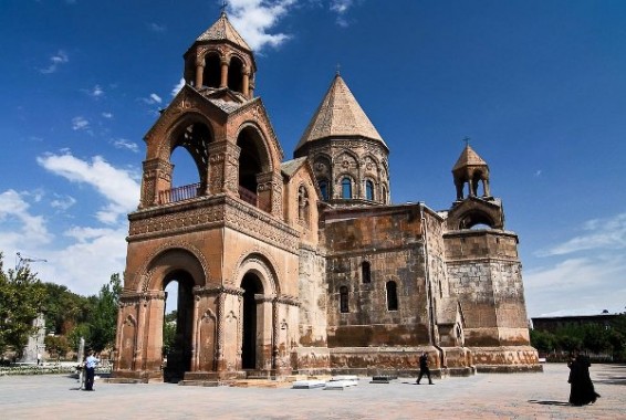 Հայ եկեղեցին ապրիլյան քառօրյայից հետո 59 միլիոն դրամի օգնություն է ցուցաբերել տուժածներին