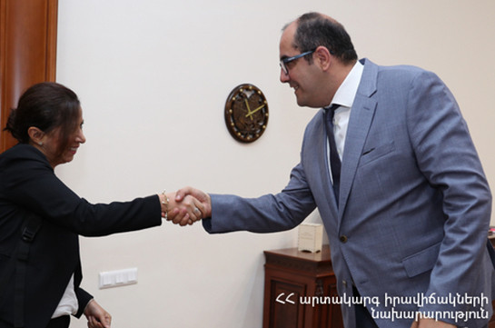 ԱԻ նախարար Հրաչյա Ռոստոմյանն ընդունել է Հայաստան ժամանած սեյսմիկ վտանգի գծով օտարերկրյա փորձագետների պատվիրակությանը