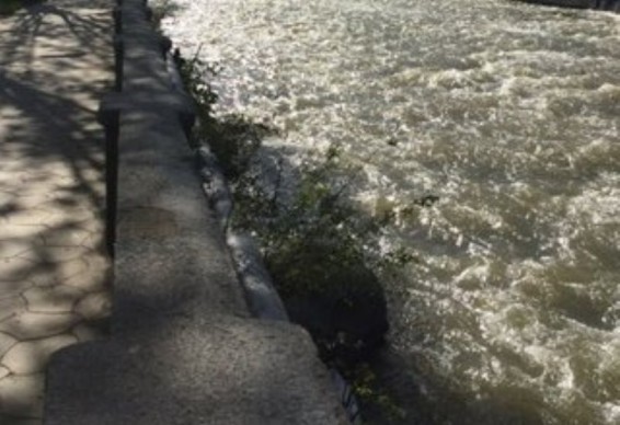 Ջրաբերուկների պատճառով Հաղարծինի ճանապարհը միակողմանի փակ է