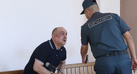 4 նախկին պատգամավորներ միջնորդել են, որ Սամվել Բաբայանի խափանման միջոցը փոխվի