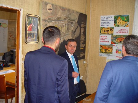Գեղարքունիքի մարզպետ Իշխան Սաղաթելյանը հանդիպում անցկացրեց Սևանի տարածքի դպրոցների տնօրենների և համայնքների ղեկավարների հետ
