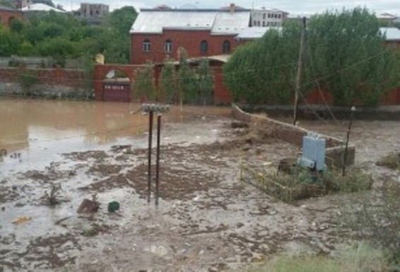 Քասախ գյուղի բնակիչը բողոքում է, որ մետրանոց ջուր է. ԱԻՆ-ը 0 արձագանք է ցուցաբերել