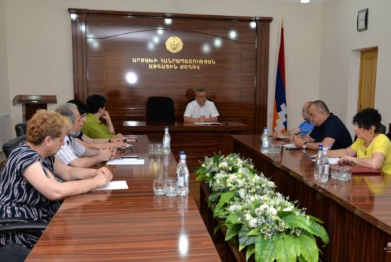Արցախի ԱԺ էթիկայի հանձնաժողովը հրապարակել է Հայկ Խանումյանի և Ժաննա Գալստյանի միջև միջադեպի եզրակացությունը