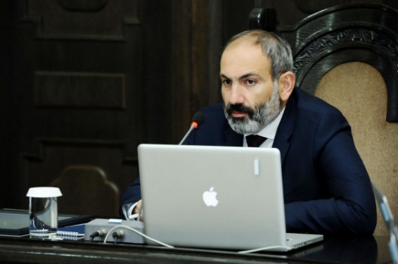 Կառավարության նիստերի դահլիճում հայկական արտադրության համակարգիչներ կգործեն. վարչապետը հորդորեց օգտվել հայկական արտադրանքից