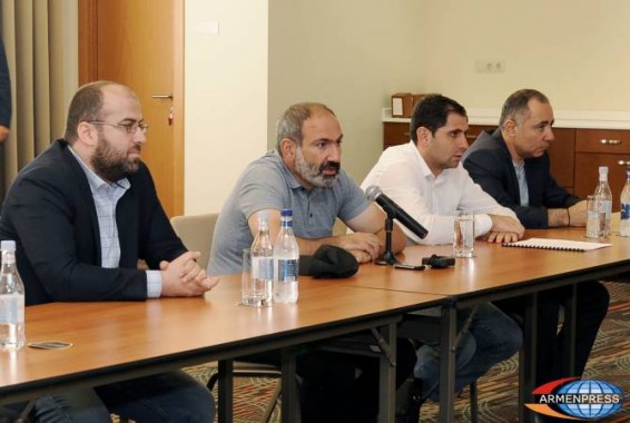 Վարչապետի նախաձեռնությամբ Ջերմուկում Ամուլսարի հանքի շահագործման դեմ և կողմ կողմերը քննարկում են անցկացնում