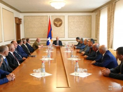 Բակո Սահակյանը Արցախի ազատամարտիկների միության անդամների հետ քննարկել է ներքաղաքական հարցեր